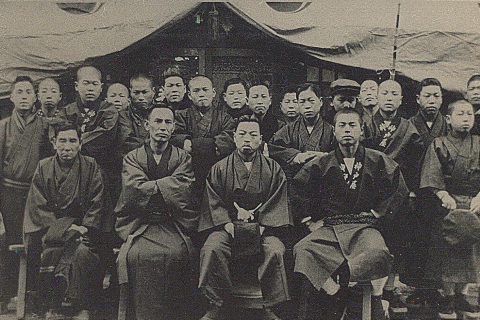 創業当時の集合写真
