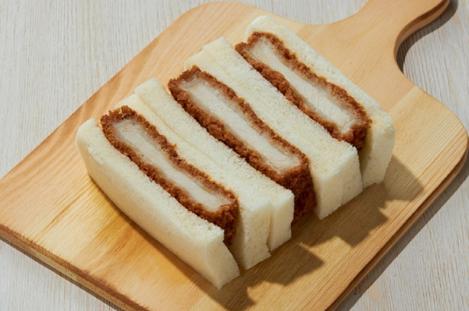 三元豚の肉厚ロースカツサンド